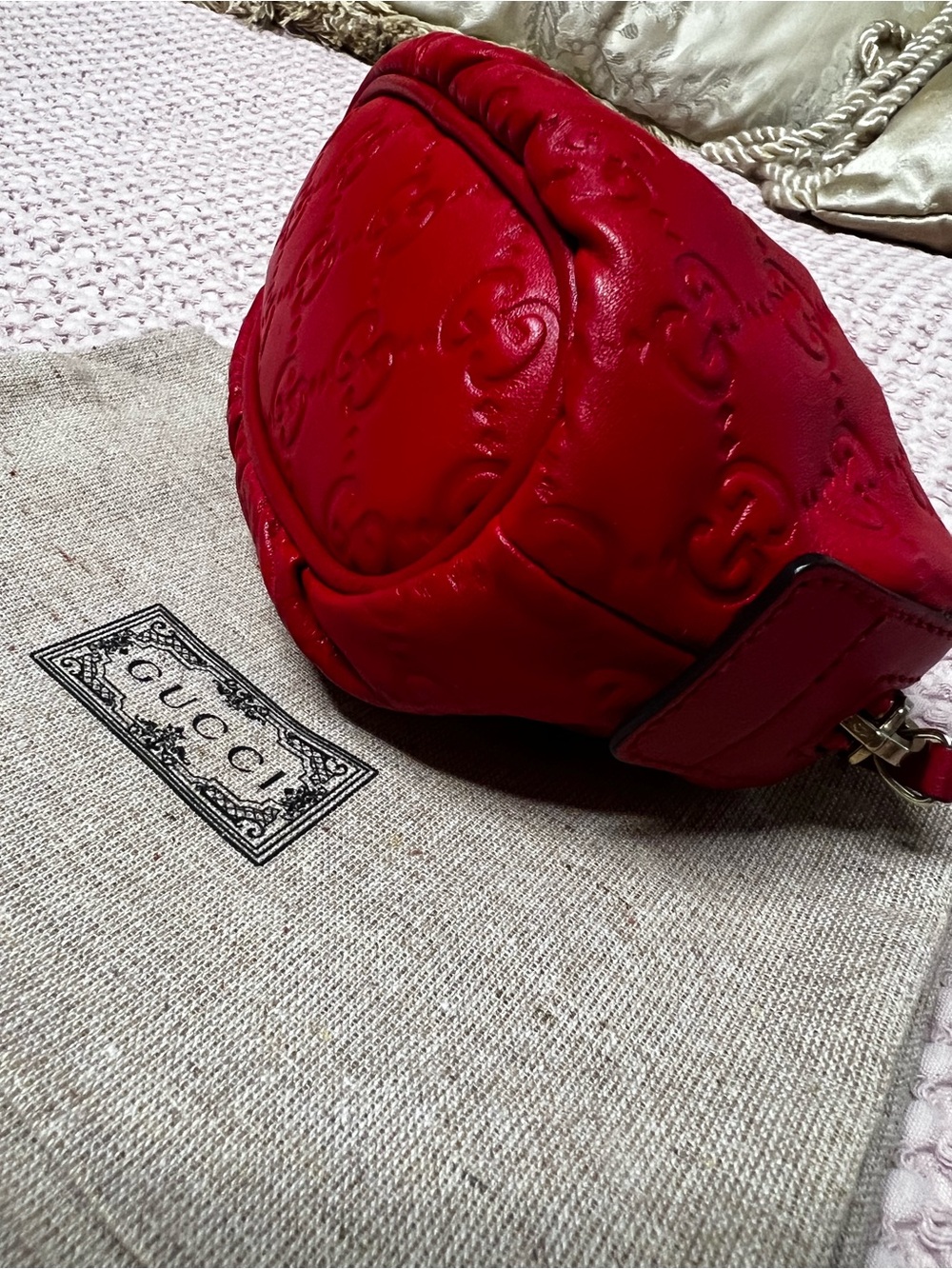 Gucci Guccissima Red Leather Bow Cosmetic Pouch 282642 - Picture 6 of 11